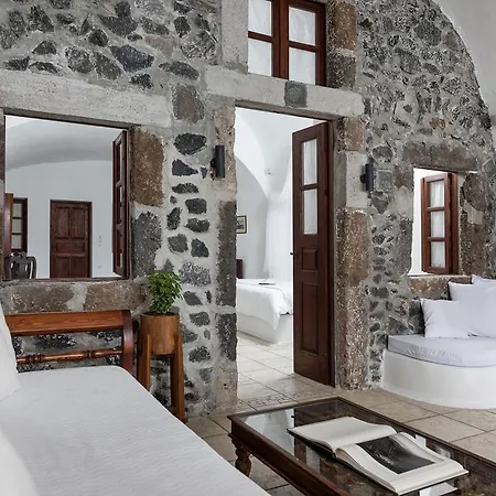Stilvi Φηρά